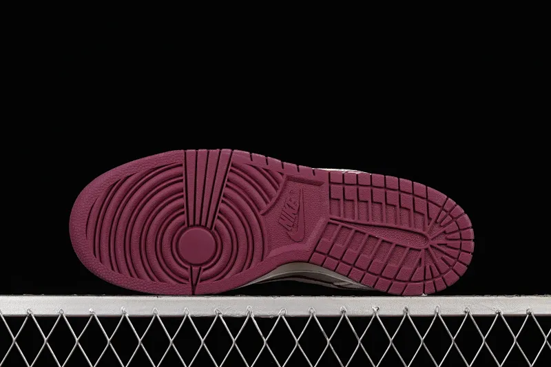 All Categories Nk SB Dunk Series Nk SB Dunk Low Low-top sneakers Otomo Katsuhiro x Nk SB Dunk Low "Steamboy OST" Otomo Katsuhiro co-branded SB low-top sports and leisure sneakers LF0039-013